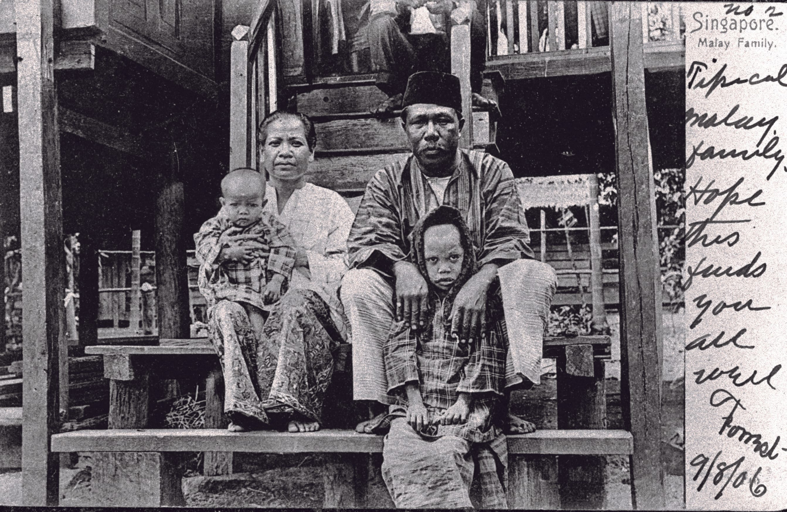 Photograph of a Malay family, 1900. Courtesy of National Archives Singapore.